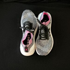 Adidas ultraboost breast cancer edition